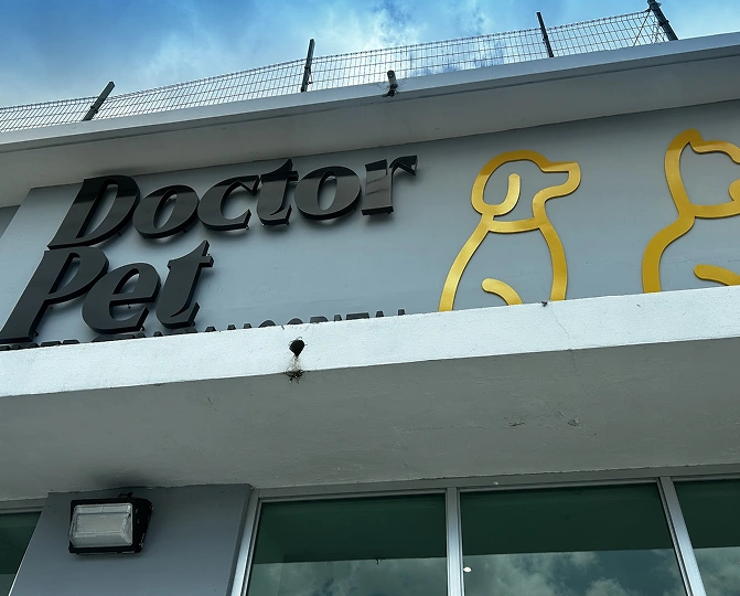 Cuando tu clínica cierra, Doctor Pet abre.